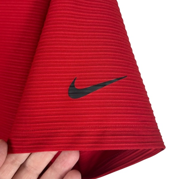 NIKE Dry-Fit Tiger Woods Standard Fit Red Textured Short Sleeve Shirt Small - Picture 2 of 10